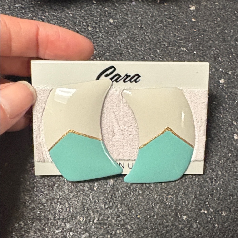 Cara Teal and White Earrings